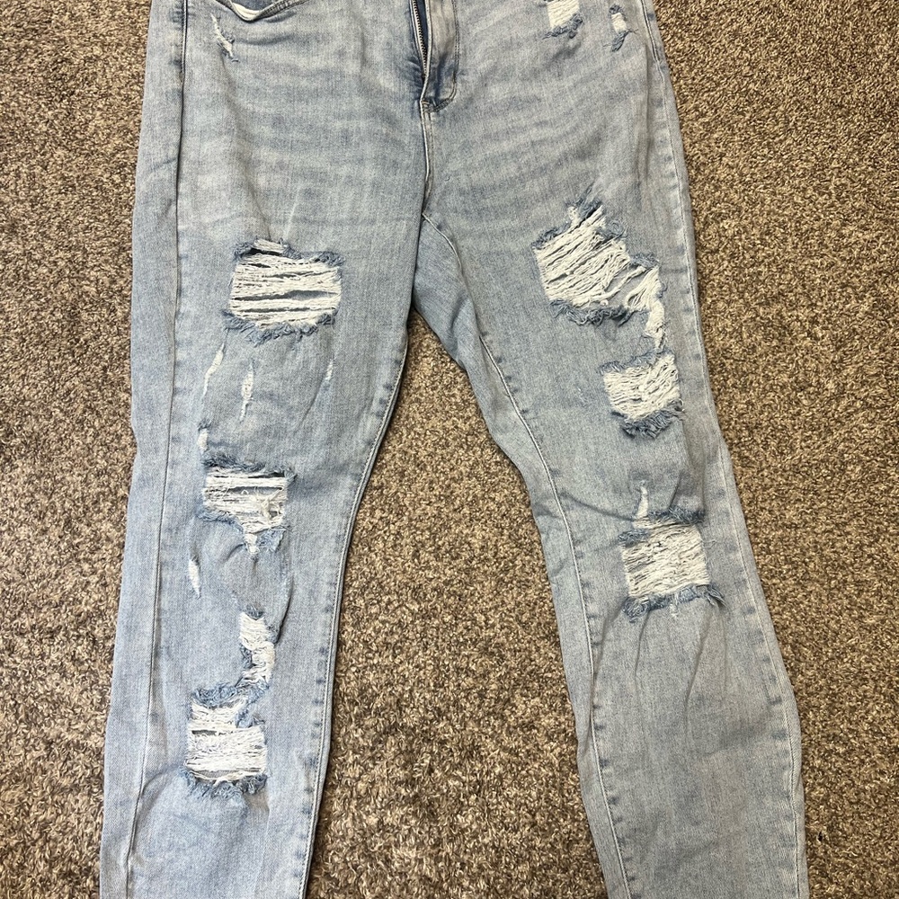 Judy Blue Light Wash Distressed Boyfriend Jeans